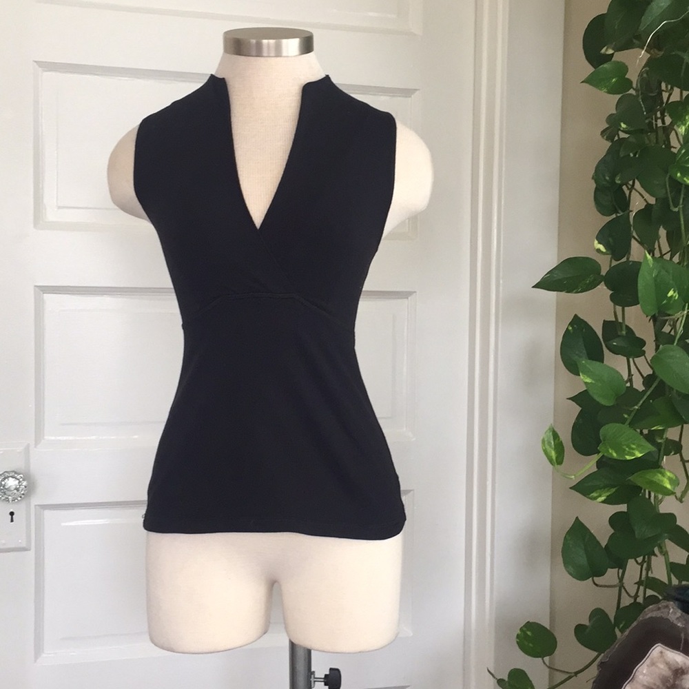 lululemon sleeveless black top